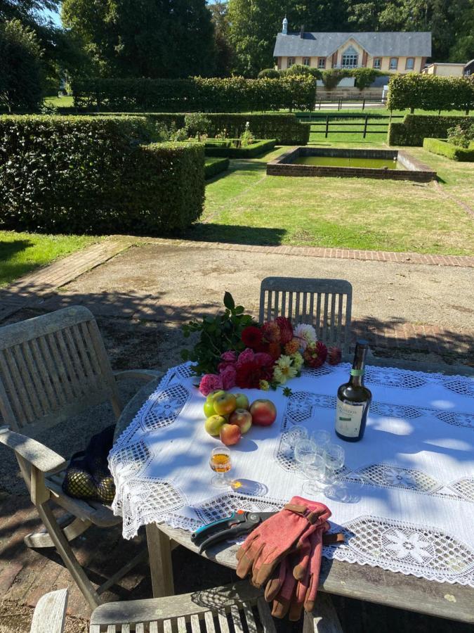 La Maison Du Cavalier, Chateau De Lavenue Pierrefitte-en-Auge 外观 照片